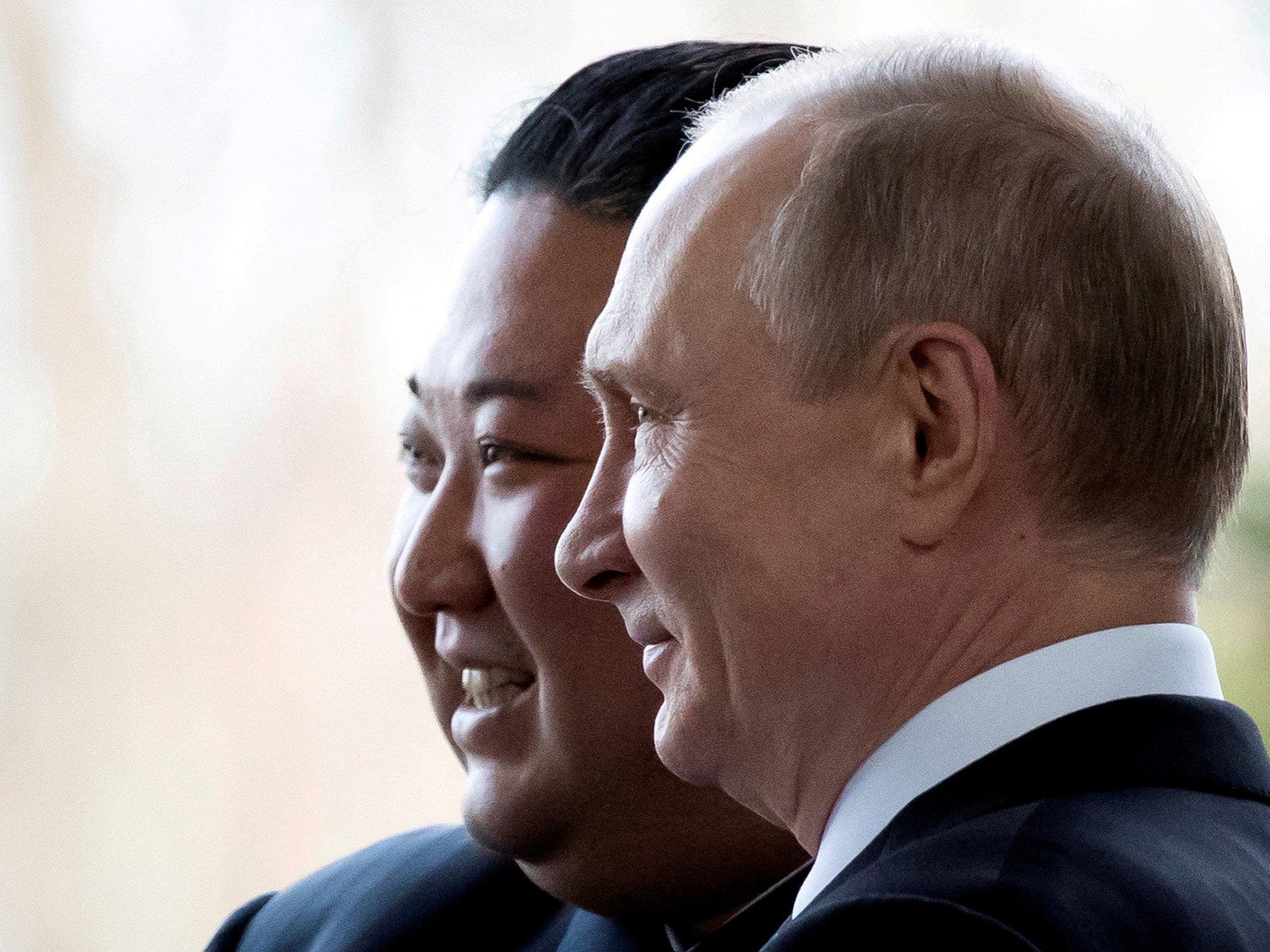 El líder norcoreano Kim Jong-un podría reunirse con Vladímir Putin en Rusia este mes, dice Estados Unidos