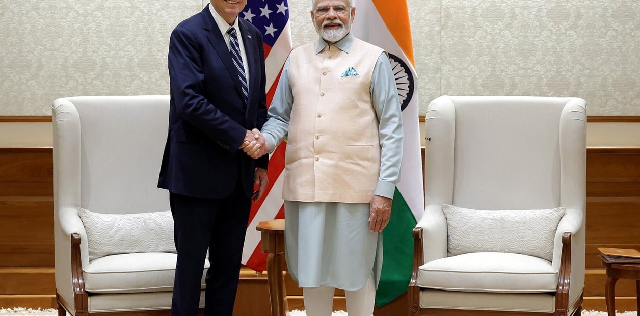 El presidente de Estados Unidos fue recibido este viernes por el primer ministro de India Narendra Modi en Nueva Delhi, para la cumbre del G20. Foto: EFE