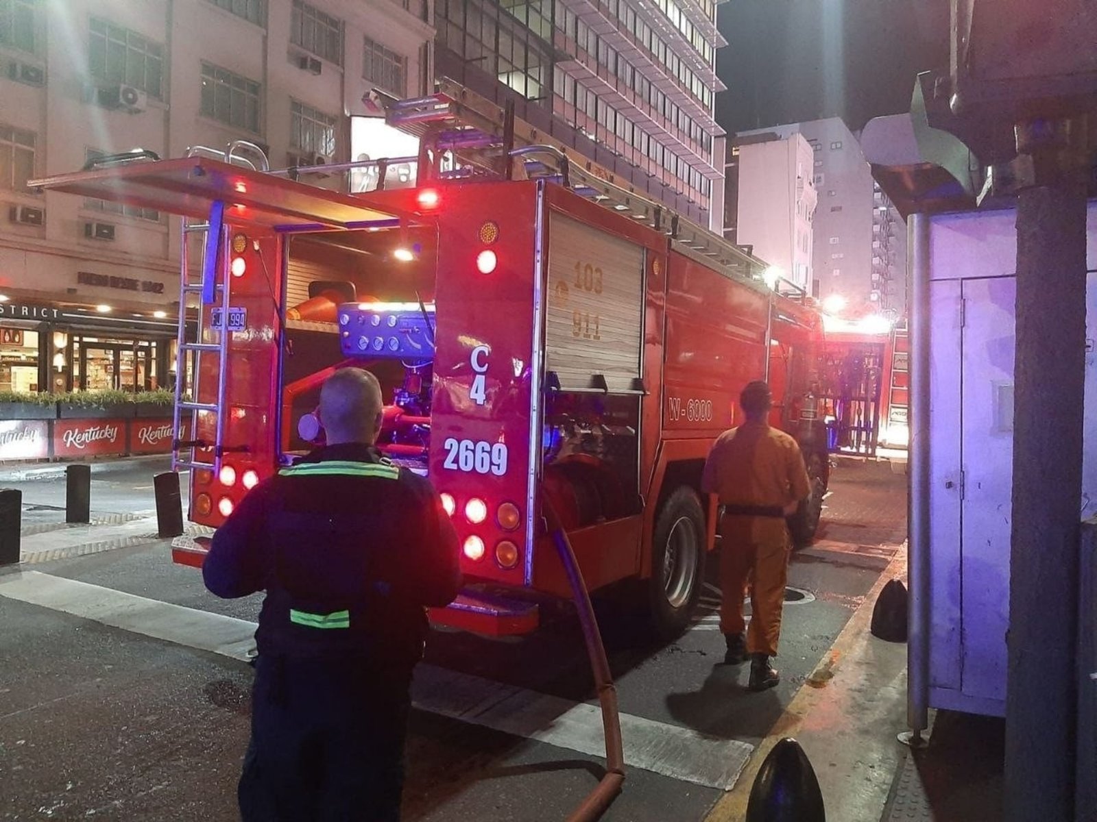 Incendio en Microcentro: un hombre prendió fuego el departamento en el que viven su esposa y su beba de un año