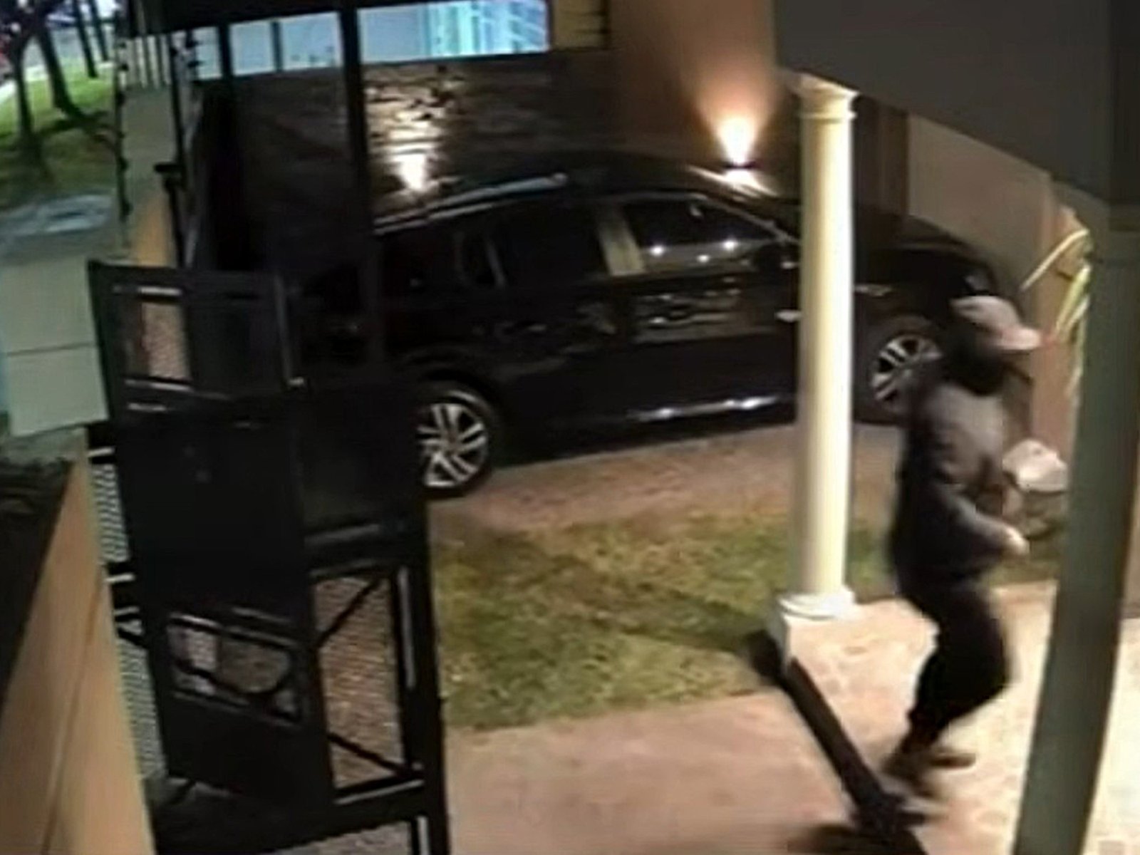 Ituzaingó: un grupo de ladrones simuló un allanamiento policial para concretar una violenta entradera a una casa