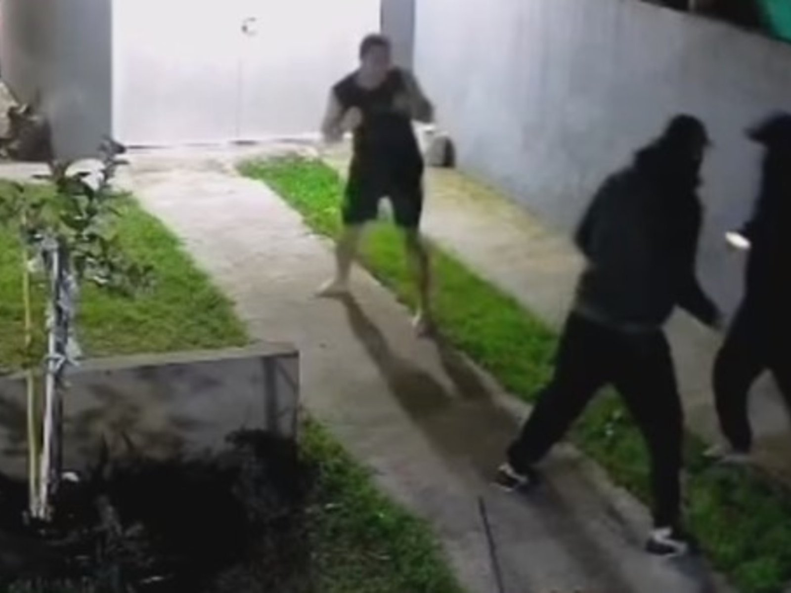 Violento intento de robo en Santa Clara del Mar: una pareja evitó a las trompadas un asalto a su casa
