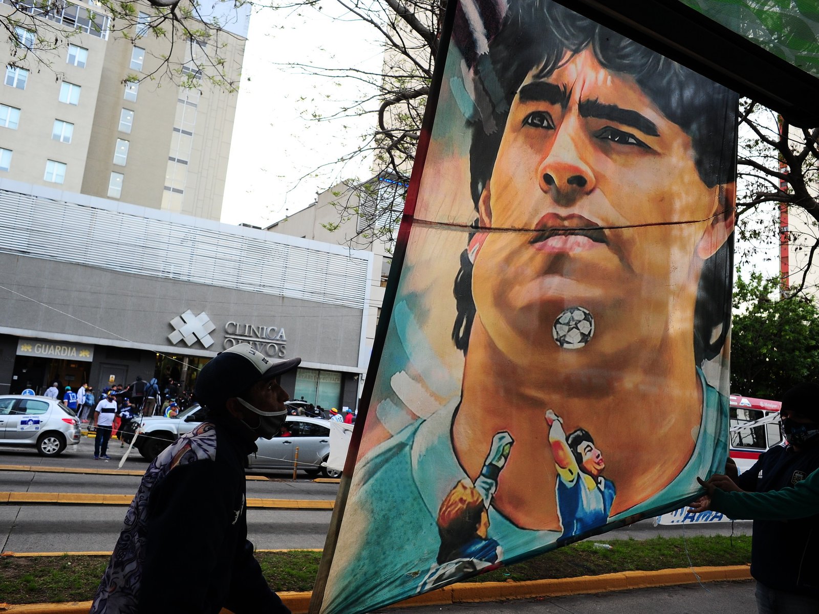 Juicio por Maradona: "Tenía la idea fija de volver a su casa", declaró el jefe de la clínica donde fue operado