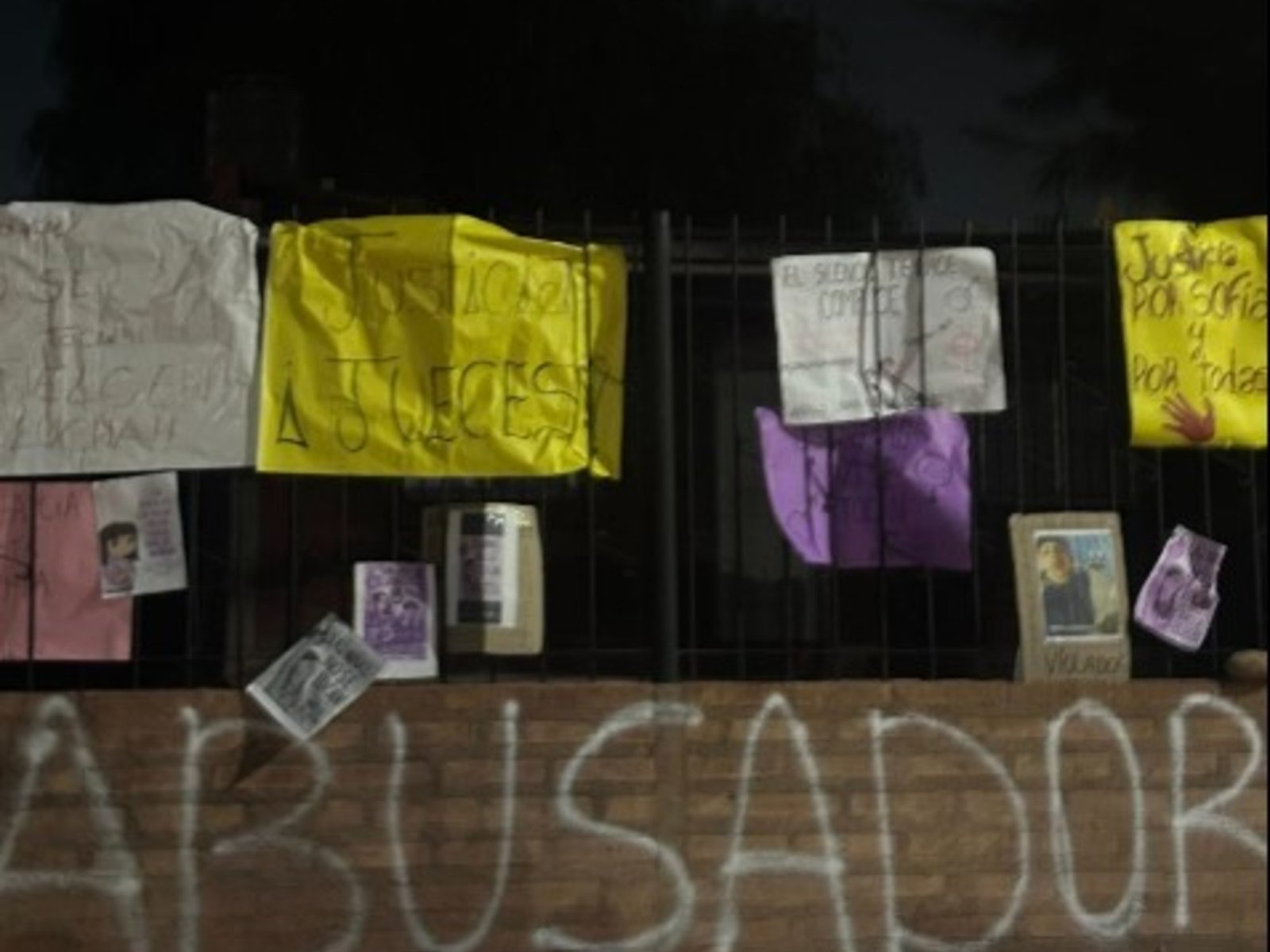 Filtran videos de un presunto abuso de un hombre a dos nenas y quedó detenido por una "pueblada" de los vecinos