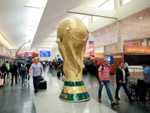 A pasos del Mundial 2026, las redadas contra Uber en aeropuertos de México complican a los viajeros