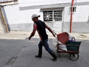 Cómo tratar una fractura expuesta, juguetes para los niños y acudir a sótanos : Cuba lanzó una guía con recomendaciones ante un posible ataque de Estados Unidos