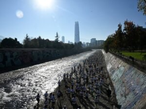 De cloaca a cielo abierto a corredor verde: el renacimiento del Mapocho, el río que baña a Santiago de Chile
