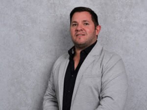 Del tractor a CEO del gigante global que está detrás de la venta on line y atiende en Brasil