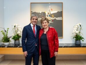 El directorio del FMI se reúne hoy para discutir el desembolso de US$ 1.000 millones a la Argentina