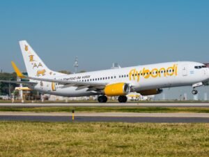 Flybondi cancela la ruta con Lima a seis meses de lanzarla, en medio de una crisis interna