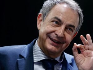 Joyas en una caja fuerte y dinero que su amigo escondió en un bolso de golf: los indicios de la investigación al ex presidente español Rodríguez Zapatero