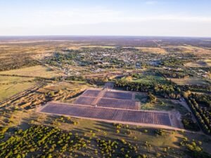 La única provincia que siempre pagó por el suministro de luz ahora busca instalar parques de energías renovables