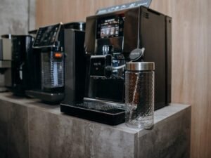 Los pequeños electrodomésticos esquivan la caída del consumo y las marcas se juegan a ampliar la oferta