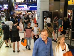 Por primera vez, los shoppings lanzan un fin de semana de descuentos en todo el país para revertir la caída de ventas