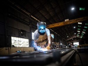 Reforma laboral: el Gobierno analiza permitir que las pymes puedan “compartir” el mismo fondo para despidos