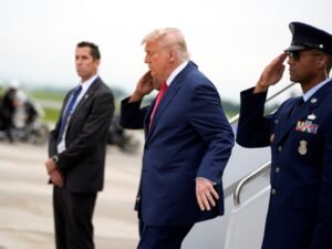 Trump convoca a una inusual reunión de su gobierno en Camp David para discutir sobre Irán