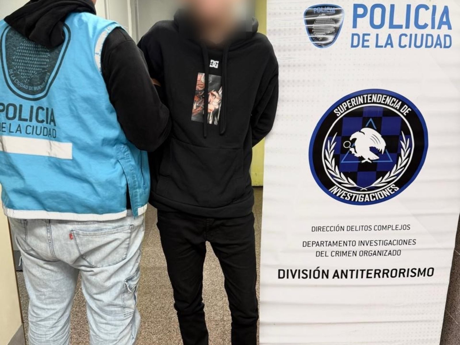 Había puesto una réplica de una bomba frente a Tribunales: lo capturaron en Mar del Plata