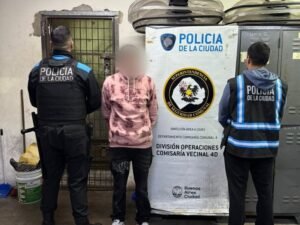 Cayó el segundo acusado de robarle al influencer “El Profe” cuando vendía un celular, en un ataque que quedó grabado y se viralizó