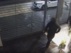 Cuatro minutos de terror: una familia de Ramos Mejía sufrió una entradera exprés en su casa, y se salvó de algo peor por un grito desesperado