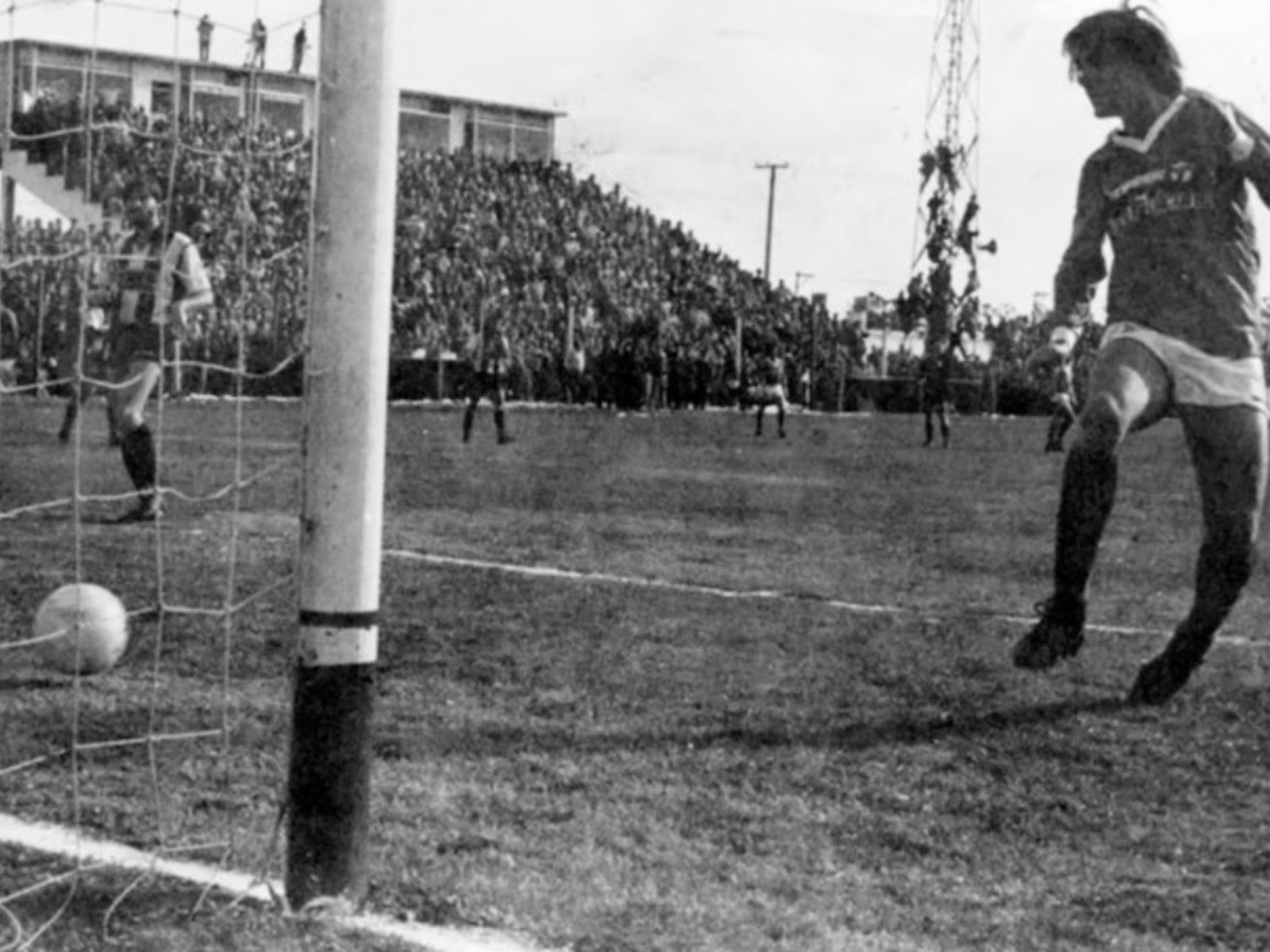 El drama de un ídolo del fútbol del interior: su hermano mató a su mamá