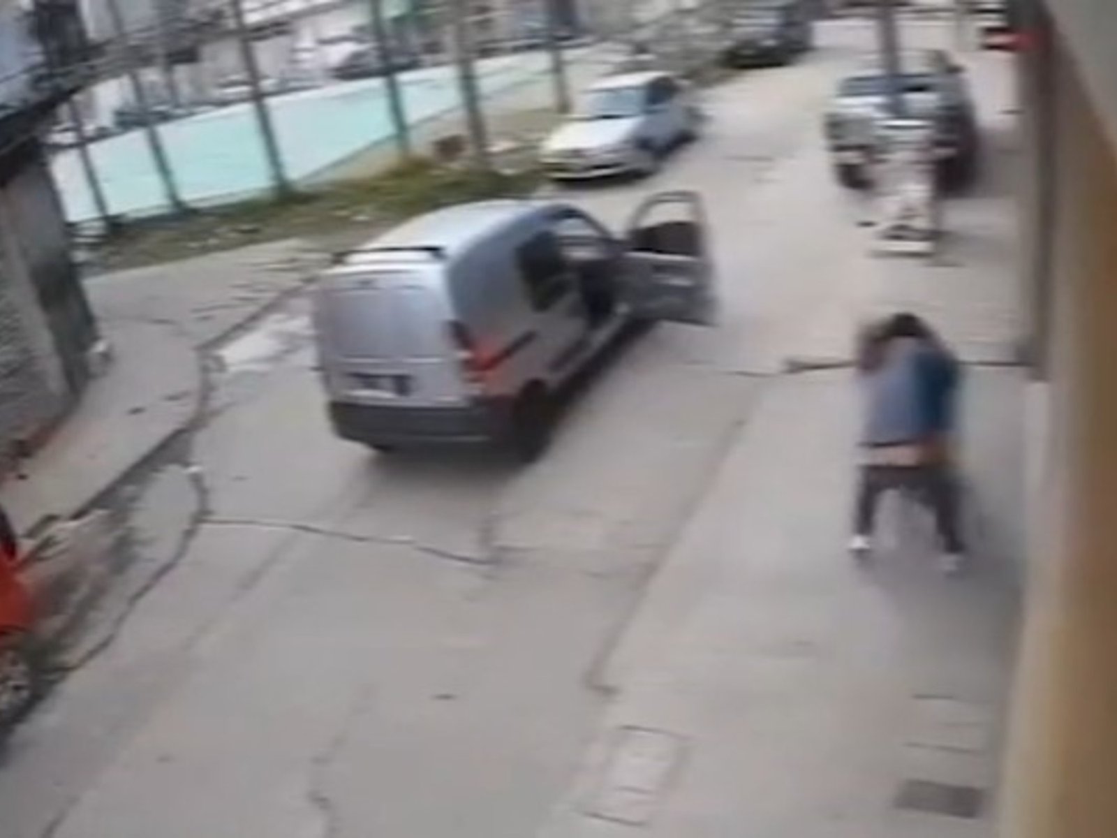 Investigan el presunto intento de secuestro de una adolescente en Lomas de Zamora: su resistencia la puso a salvo