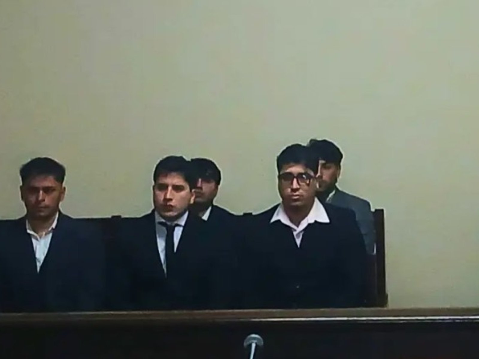 La chica de 17 años que sufrió "un ataque sexual masivo": piden 10 años para siete jóvenes y tres esperan el juicio