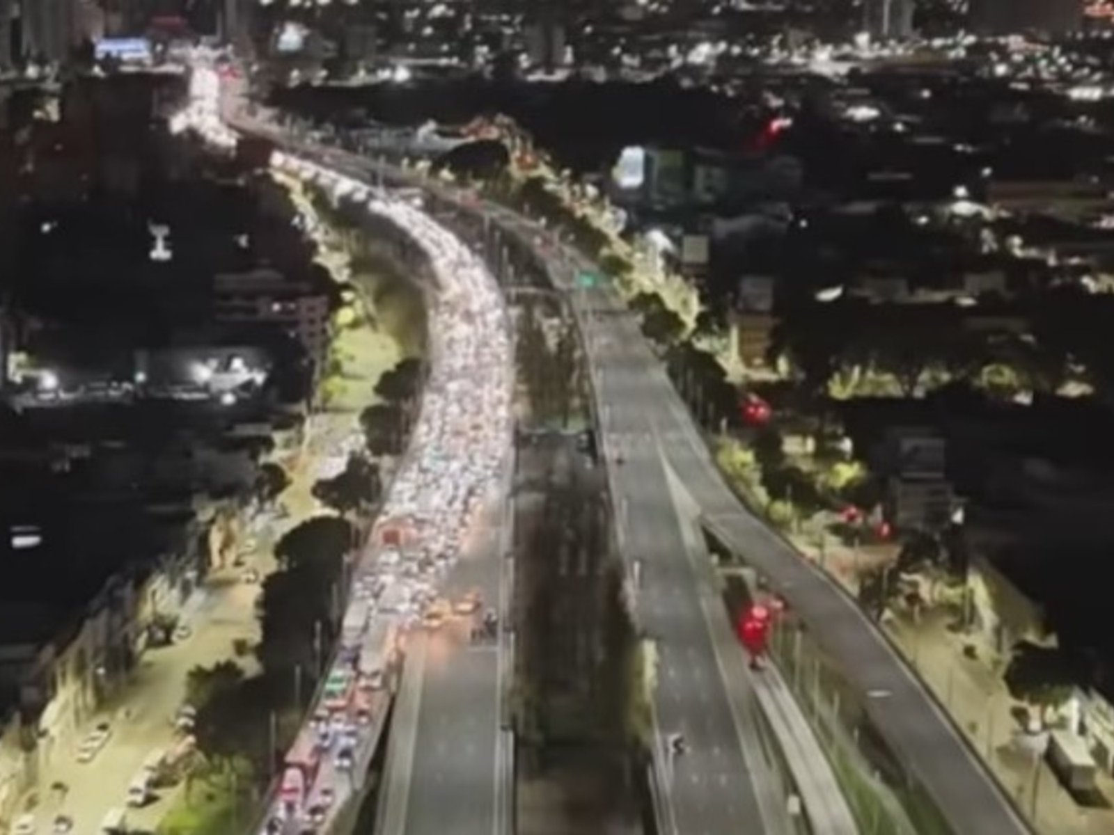 Tiros en la Autopista 9 de Julio Sur: murió un hombre en un presunto intento de robo de una moto