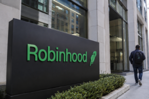 Acciones de Robinhood suben; analistas respaldan crecimiento pese a despidos