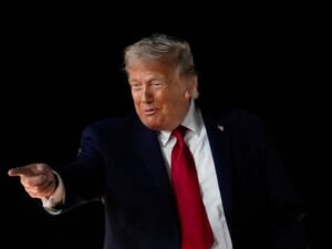 Ahora Donald Trump dice que canceló los ataques previstos esta noche contra Irán porque hay avances en los diálogos de paz