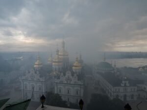 Al menos 11 muertos y una catedral en llamas en Kiev tras un nuevo ataque de Rusia en Ucrania