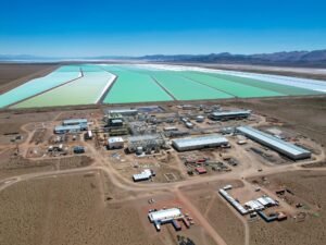 Cobre, oro, plata y litio: los cuellos de botella y trabas que aún quedan para el despegue minero