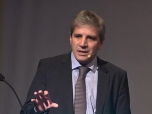 Con el dólar en $ 1.500, Luis Caputo descartó tensiones cambiarias: “Hoy hay dólares para todos”