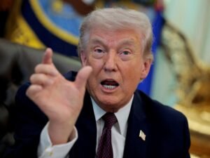 Donald Trump anuncia que este domingo se firmará el acuerdo con Irán y que inmediatamente se abrirá el estrecho de Ormuz