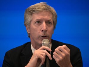 El presidente del Banco Central se reunió con su par de China con la mira en el swap
