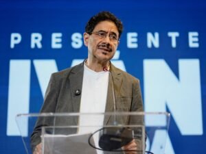 Elecciones en Colombia: el oficialista Iván Cepeda denuncia a su rival Abelardo De la Espriella por supuestos vínculos con paramilitares