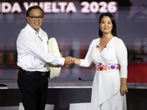 Elecciones en Perú: Keiko Fujimori y Roberto Sánchez cierran sus campañas en un último intento para romper el empate