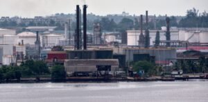 Estados Unidos sanciona a la empresa estatal de petróleo y gas de Cuba, en medio de crecientes tensiones