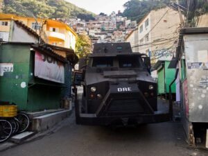 “Fue una situación de guerra”: turistas quedan atrapados cerca de una favela en Río de Janeiro en medio de un operativo contra el narco