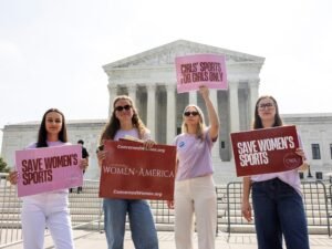 La Corte en EE.UU. prohíbe a atletas transgénero participar en equipos femeninos escolares. “¡Gran victoria!”, dice Trump