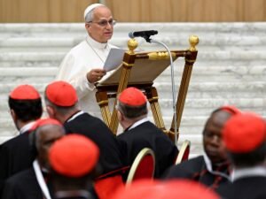 León XIV inaugura el Consistorio: pide franqueza y lealtad a los cardenales para afrontar los desafíos globales