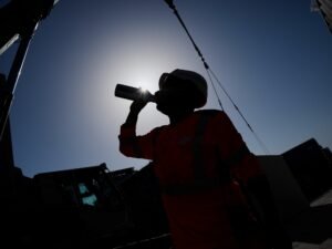 Ola de calor en Francia: hospitales saturados, demanda récord de ventiladores y temor a repetir la tragedia de 2003