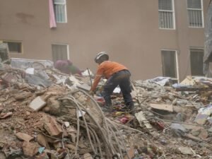 Terremotos en Venezuela: el campamento invadido por la incertidumbre y la increíble historia de la mujer que se salvó dos veces