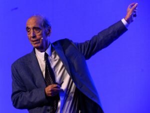 Un economista cercano a Milei mejora sus previsiones y ve “un horizonte de expansión” en una variable clave para el Gobierno