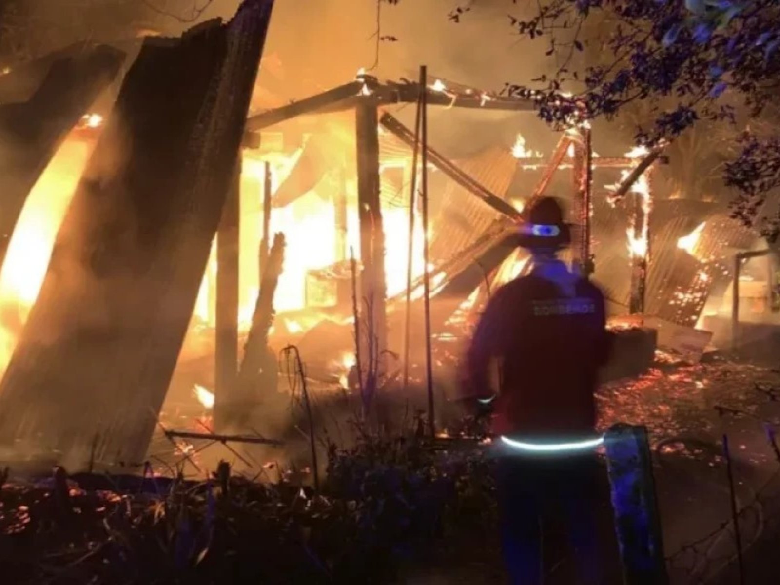 Tenía una perimetral, prendió fuego la casa de su ex y terminó matando a una amiga de la hija que se había quedado a dormir
