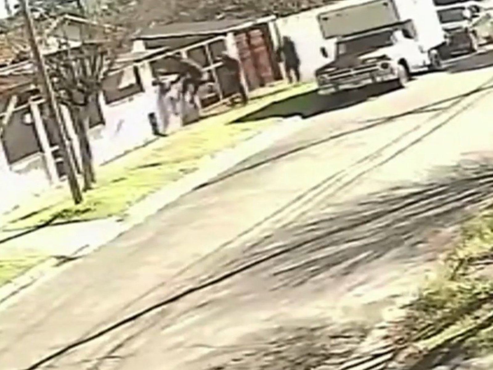 "¡¿Dónde están los dólares?!": entraron a la casa de un jubilado mientras jugaba Argentina, le pegaron y le robaron US$ 10.000