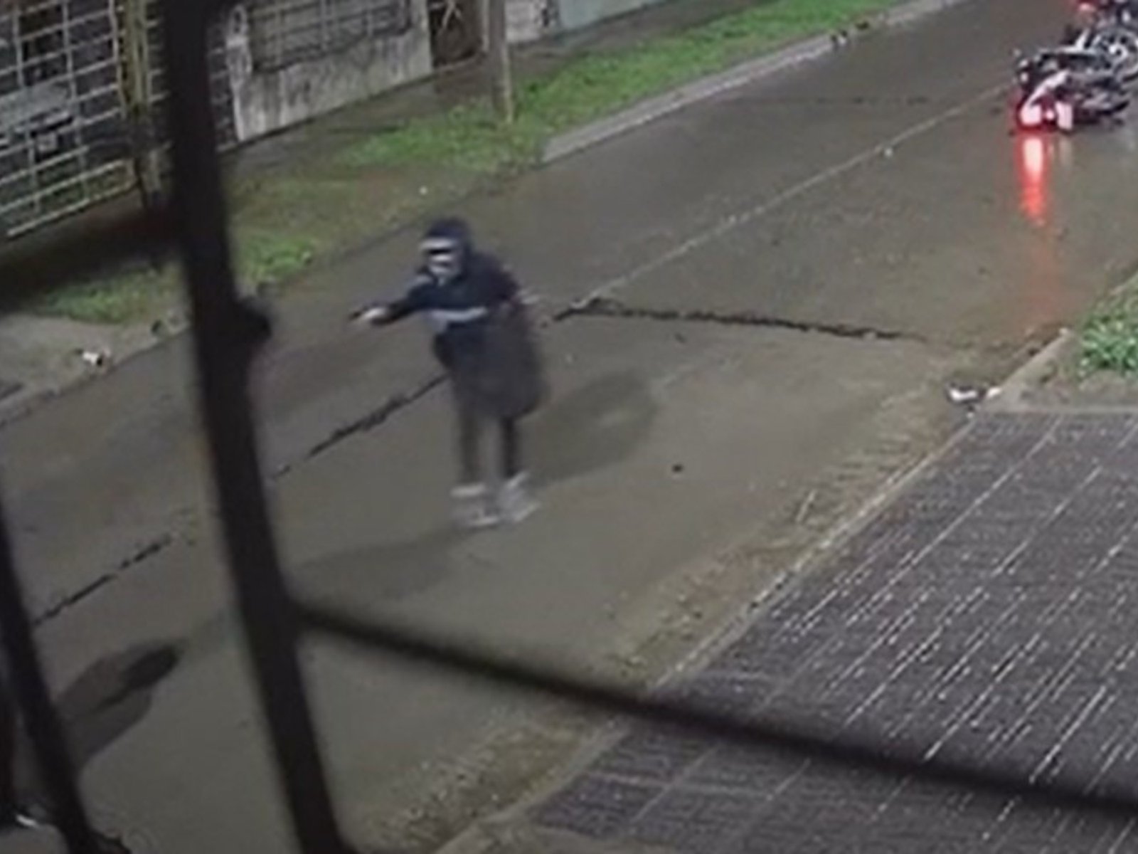 Loma Hermosa: dos motochorros mataron a un policía federal para robarle