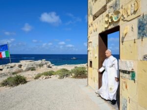 Desde Lampedusa, el papa León XIV llamó a Europa a “proteger” a los migrantes y envió un fuerte mensaje a Donald Trump