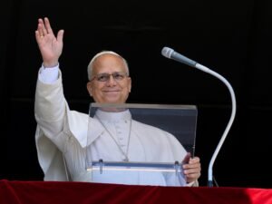 El Papa León XIV denunció “los vientos de guerra” en Medio Oriente y Ucrania desde Castelgandolfo, su lugar de veraneo
