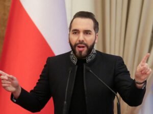 El Salvador: Nayib Bukele buscará tercer mandato sin rivales a la vista