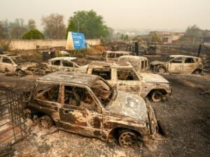 El paisaje negro del peor incendio de la historia de España: más de 160 kilómetros de destrucción, silencio y humo