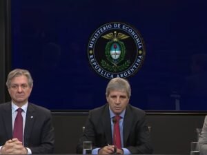 En una “licitación express” antes del partido, Caputo colocó el 183% de lo que vencía